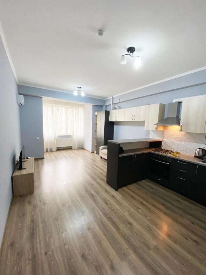Sky House Central Apartment Chişinău Esterno foto